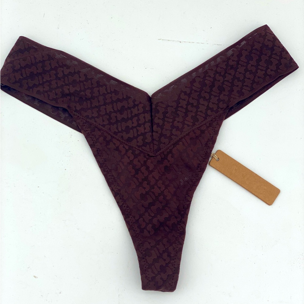 NWT SKIMS xs thong